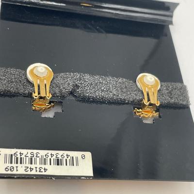 Vintage Swarovski clip on earrings