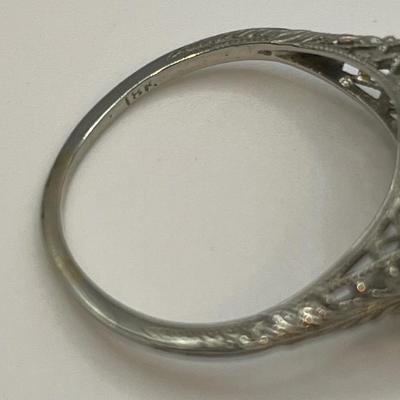 18k white gold Antique diamond ring