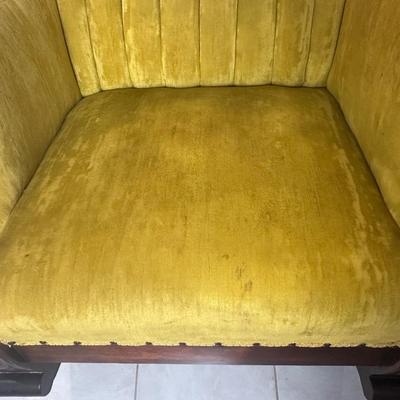 Upholstered Victorian-Style Rocking Armchair with Tufted Velvet Seat