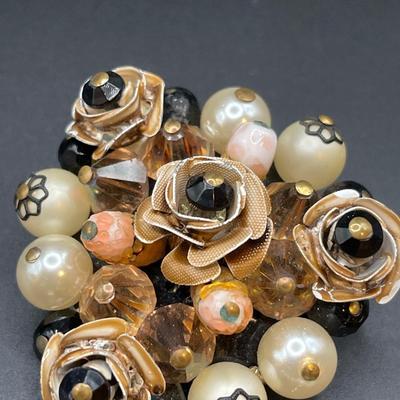 Faux pearl brooch and clip on earrings
