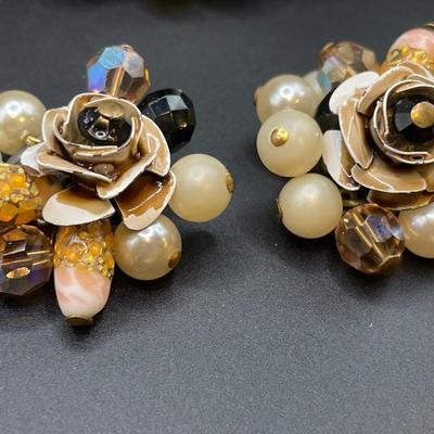Faux pearl brooch and clip on earrings