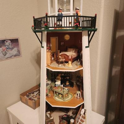 New England Lighthouse Dollhouse