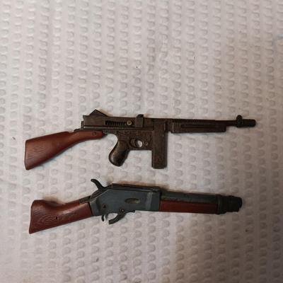 2 SMALL MODEL GUNS