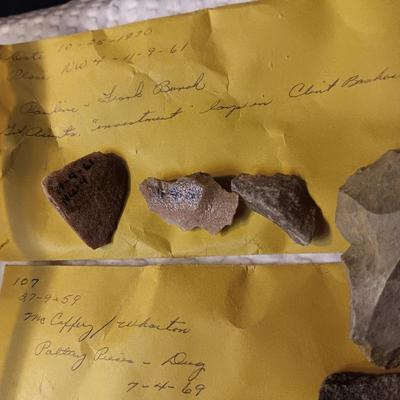 FOSSILS, PARTIAL ARROW HEADS AND NATIVE AMERICAN ARTIFACTS
