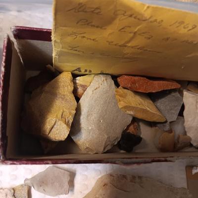 PARTIAL ARROW HEADS AND NATIVE AMERICAN ARTIFACTS