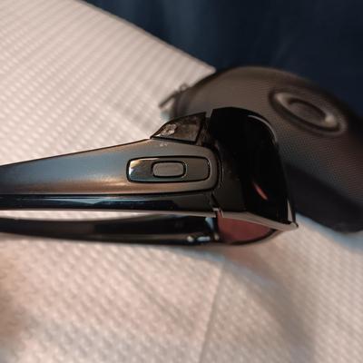 OAKLEY FUEL CELL SUNGLASSES WITH CASE