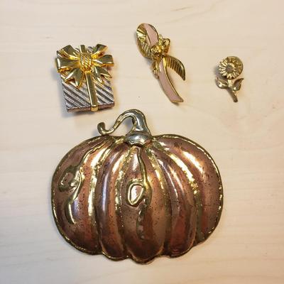 Fashion and Holiday Pins (ST-KD)