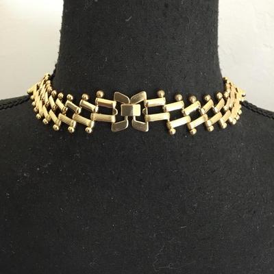 Beautiful very nice vintage, gold toned statement, necklace
