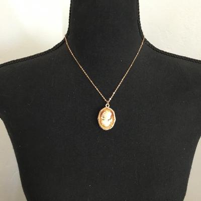 Beautiful gold tone, cameo fashion necklace