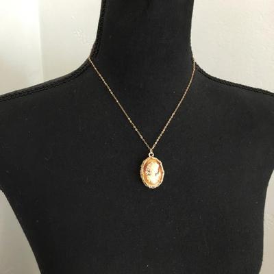 Beautiful gold tone, cameo fashion necklace