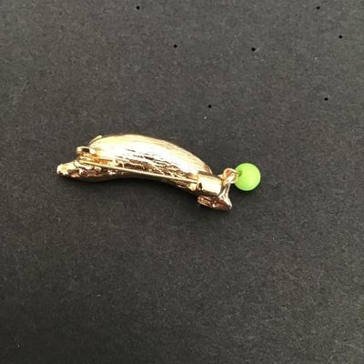 Very cute gold tone peas in a pod brooch