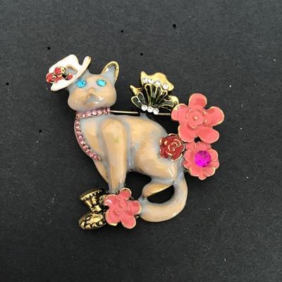 Beautiful Multi Colored spring flower cat Brooch