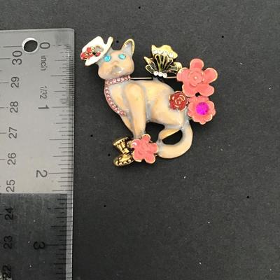Beautiful Multi Colored spring flower cat Brooch