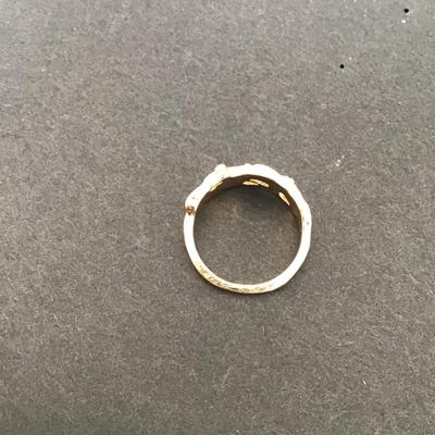 Gold tone fashion ring
