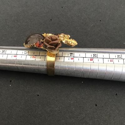 Very nice multi color fashion ring