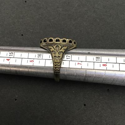 Very cute cat cameo type fashion ring