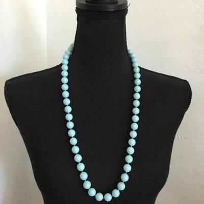 Vintage 50s sky blue beaded necklace