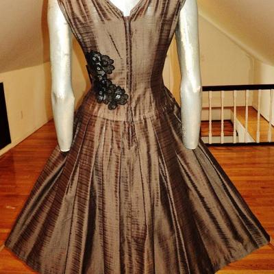Vtg 1950 full sweep shantung linen dress cocoa w/black guipure lace inserts