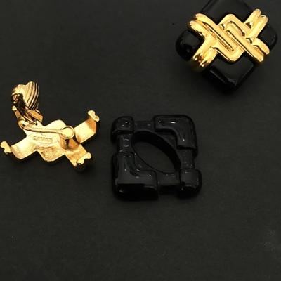 Sale Photo Thumbnail #73: Very nice Vintage Avon fashion earrings please see attached photos