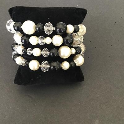 Sale Photo Thumbnail #138: Beautiful black bead and faux pearl and glass beaded bracelet please see attached photos