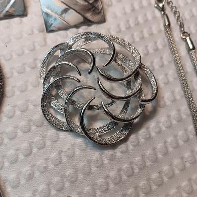 SILVER-TONE FASHION JEWELRY