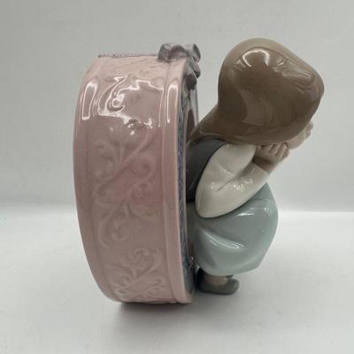 Vintage Lladro Figurine School Girl "O”
