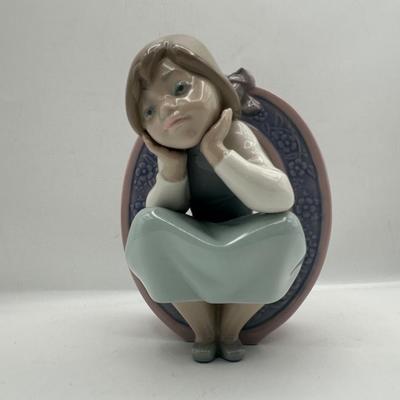 Vintage Lladro Figurine School Girl "O”