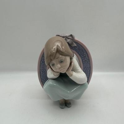 Vintage Lladro Figurine School Girl "O”