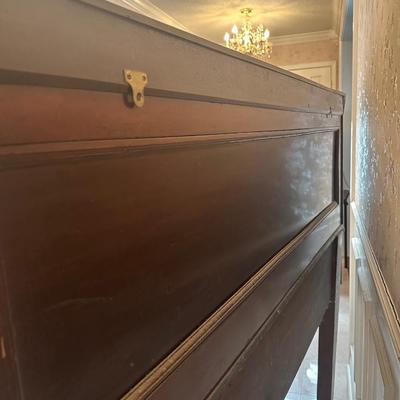 Antique Mahogany Queen Anne–Style Wood Sideboard with Framed Mirror