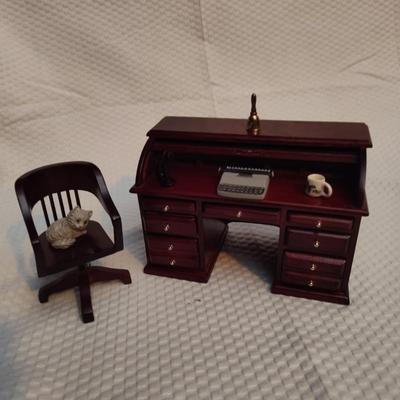 DOLLHOUSE FURNITURE, ROLL TOP DESK, CHAIR AND PHONE, COFFEE CUP, TYPEWRITER, AND KITTY