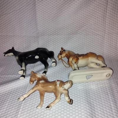 VINTAGE PORCELAIN HORSES