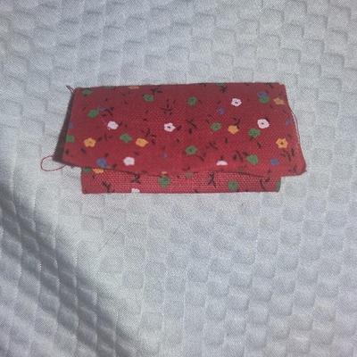 DOLLHOUSE SEWING MACHINE AND ACCESSORIES