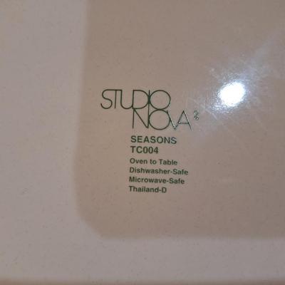 Studio Nova Seasons serving plate