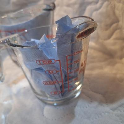 2 Anchor hocking measuring cups, 2 cup and 1 cup
