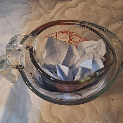 2 Anchor hocking measuring cups, 2 cup and 1 cup
