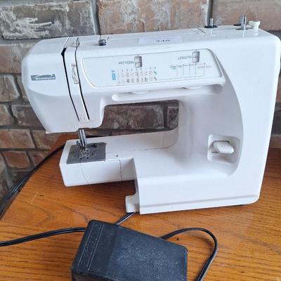 Kenmore sewing machine, untested