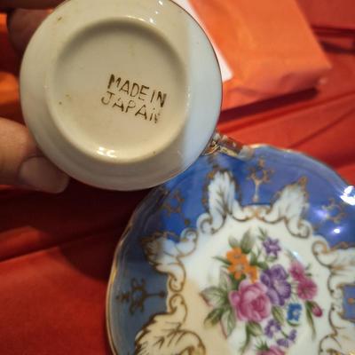Vintage anrnart import demitasse teacup and saucer-made in Japan