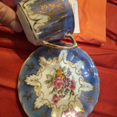 Vintage anrnart import demitasse teacup and saucer-made in Japan