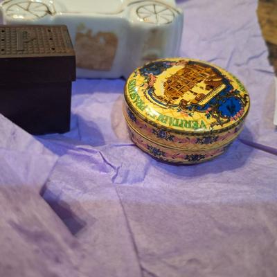 misc. bundle, toothpick holder, salt shaker and tiny tin