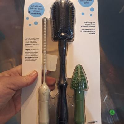 silicone brush set- new in package