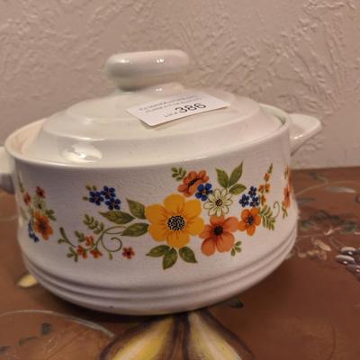 sweet flowers baker casserole dish- lid has tiny chip