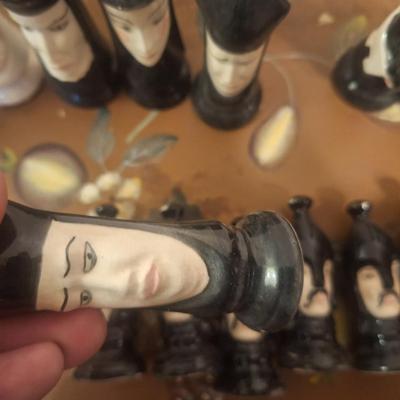 Duncan Ceramic chess set- see notes for damage info