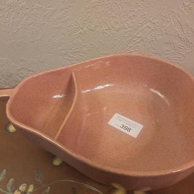 vintage Pfaltzgraff pear shaped divided serving bowl pink speckled finish.