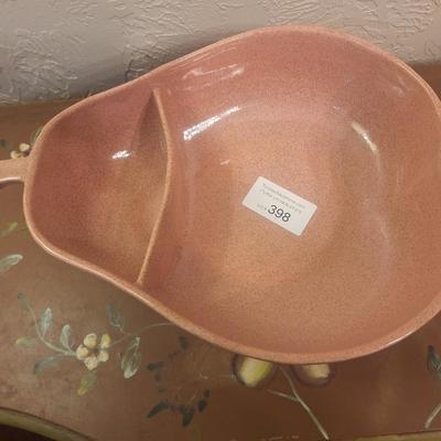 vintage Pfaltzgraff pear shaped divided serving bowl pink speckled finish.