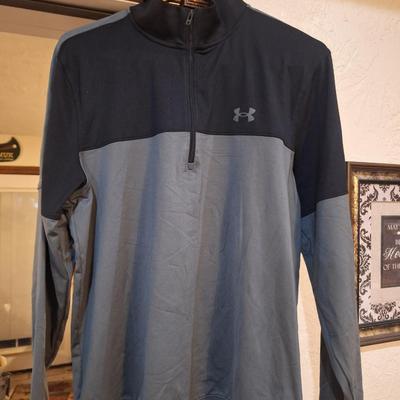 Under armour Men's storm midlayer half zip top in gray and black size LG