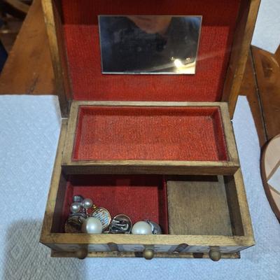 vintage Italian Florentine gilt wood music/jewelry box