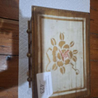 vintage Italian Florentine gilt wood music/jewelry box