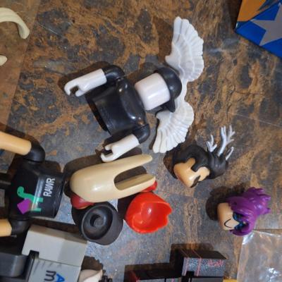 assorted roblox mini figure toys