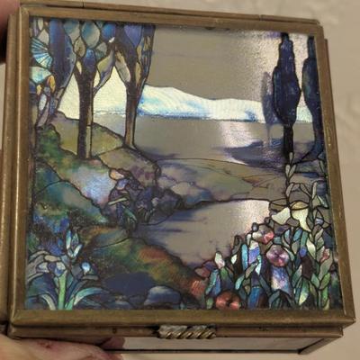 Enecso glass trinket box with tiffany style design