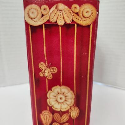 Avon Lovable Leo Childrens Shampoo Lion Bottle With Original Box Vintage Avon Collectible